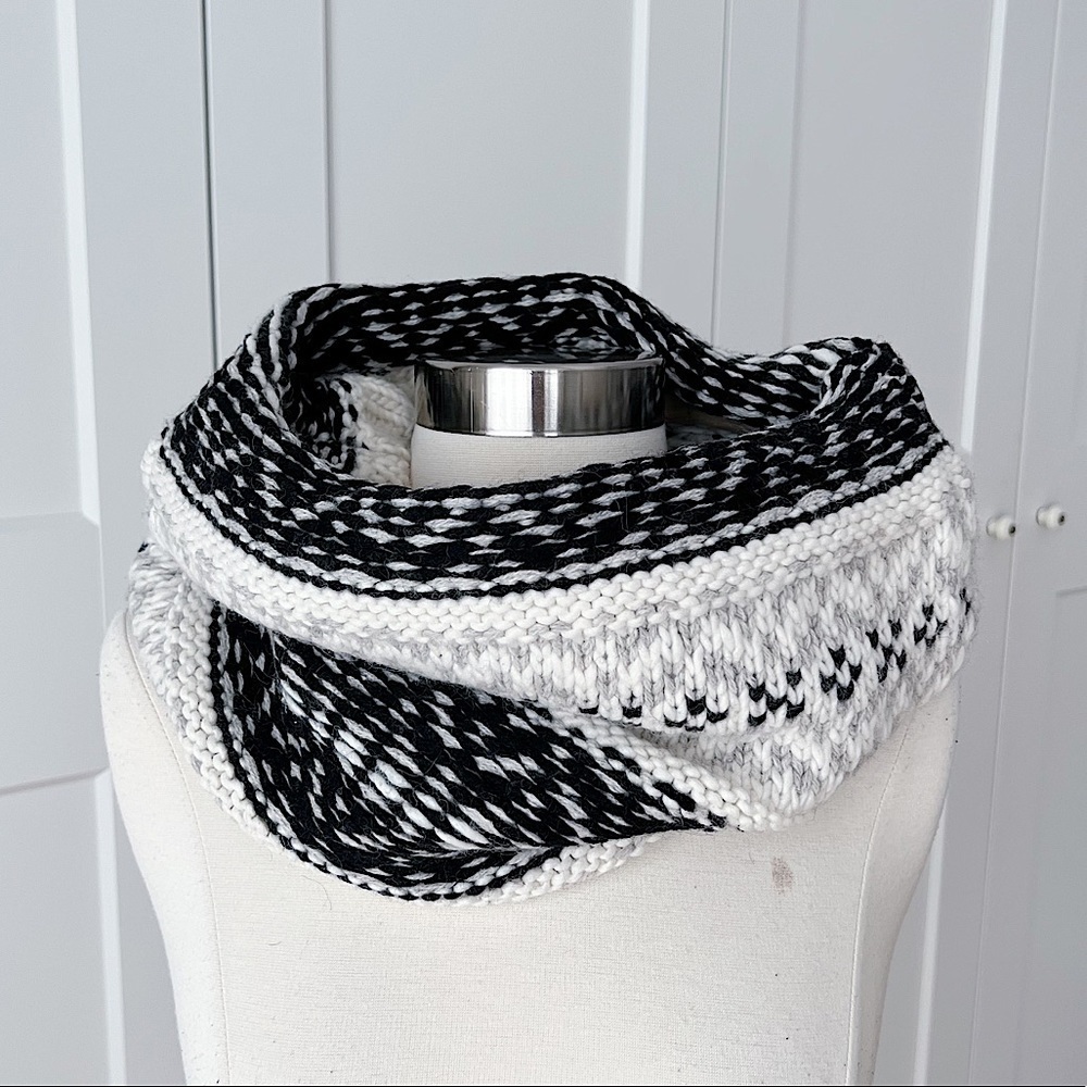 GAP Scandinavian Knit Tube Scarf 🧣